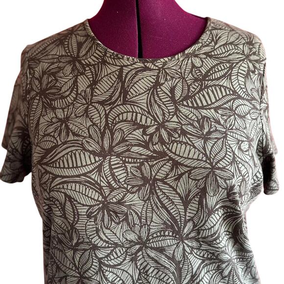 Womens Shirt Size 1X Khaki Green Floral Crew Neck Everyday Wear Casual Summer - Picture 2 of 7